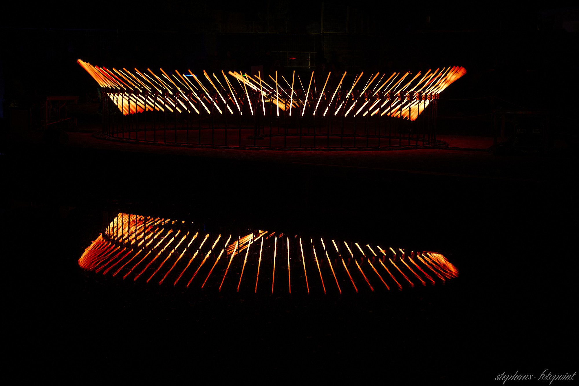 Lightshow Wasserspiegelung